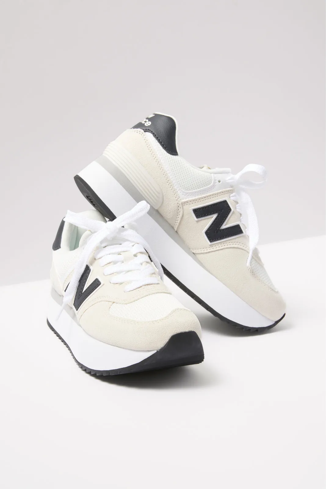 574   Sneaker