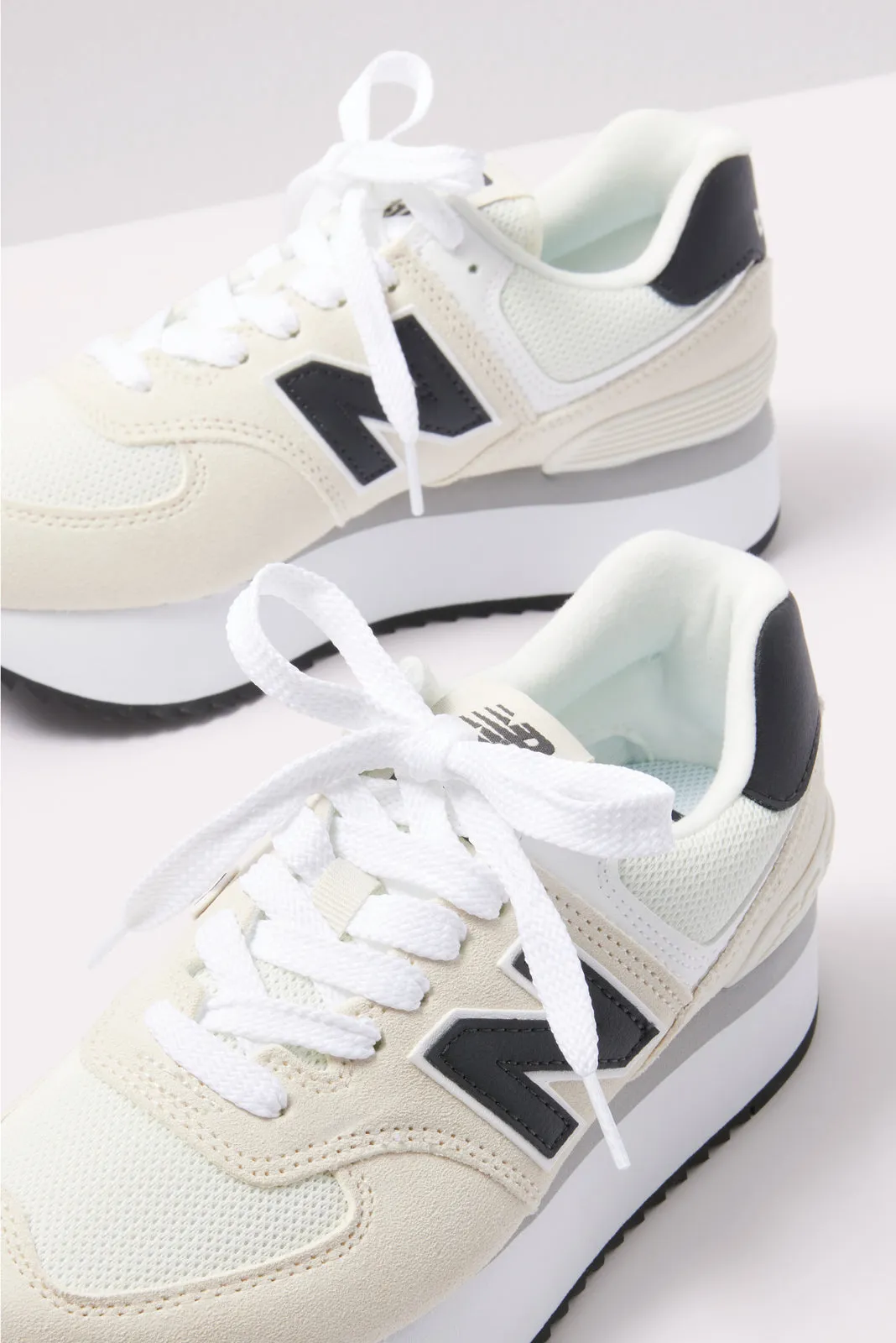 574   Sneaker