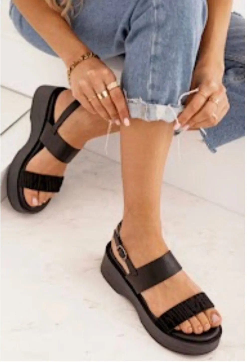 Lightweight Black Chunky Sandal