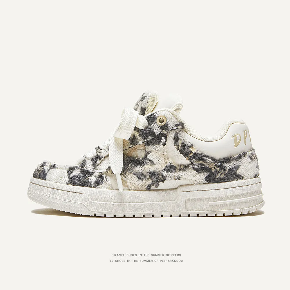 M018 Axis Sneakers