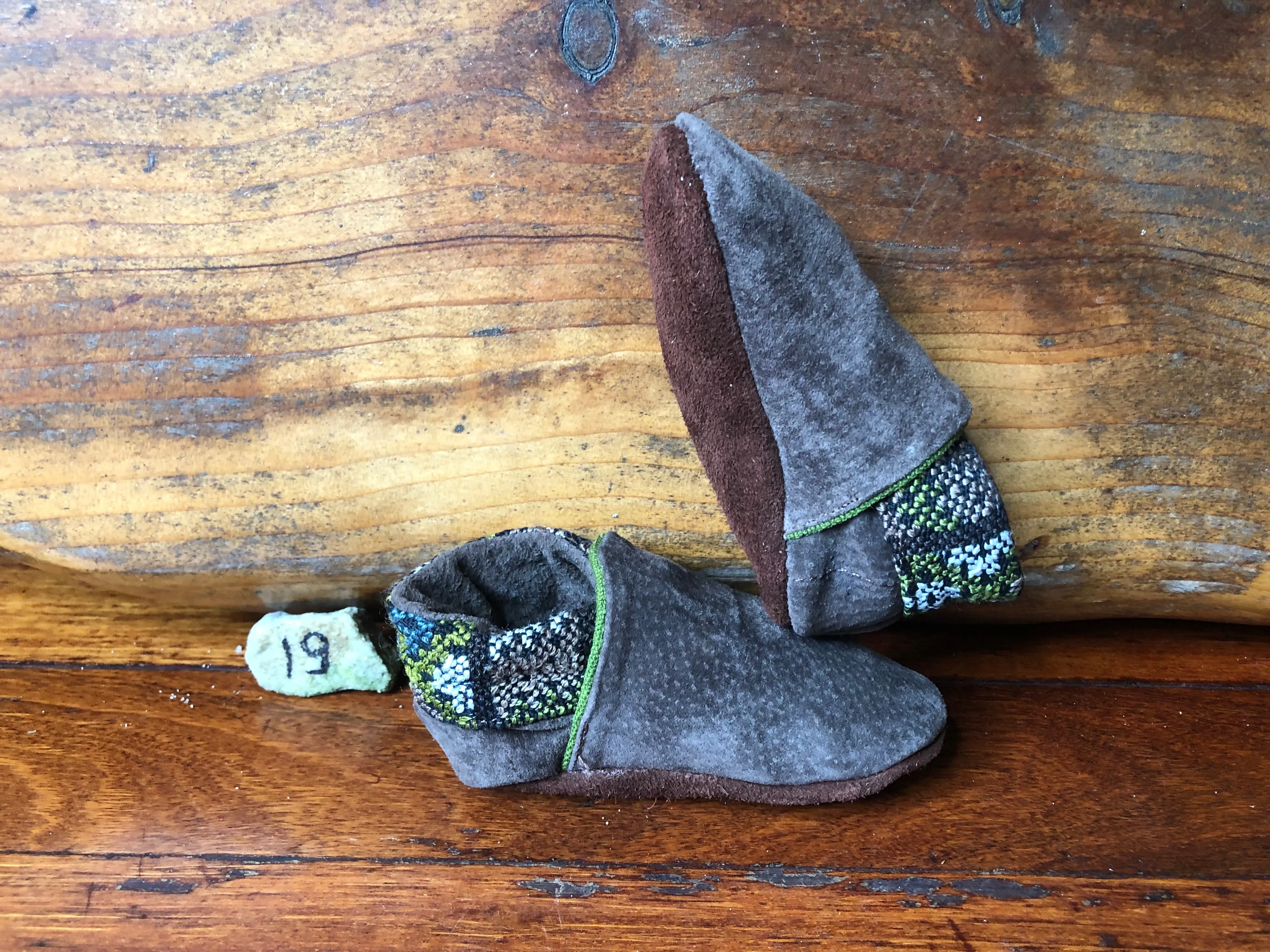Size 19 Baby Elf Slippers - Grey with Green