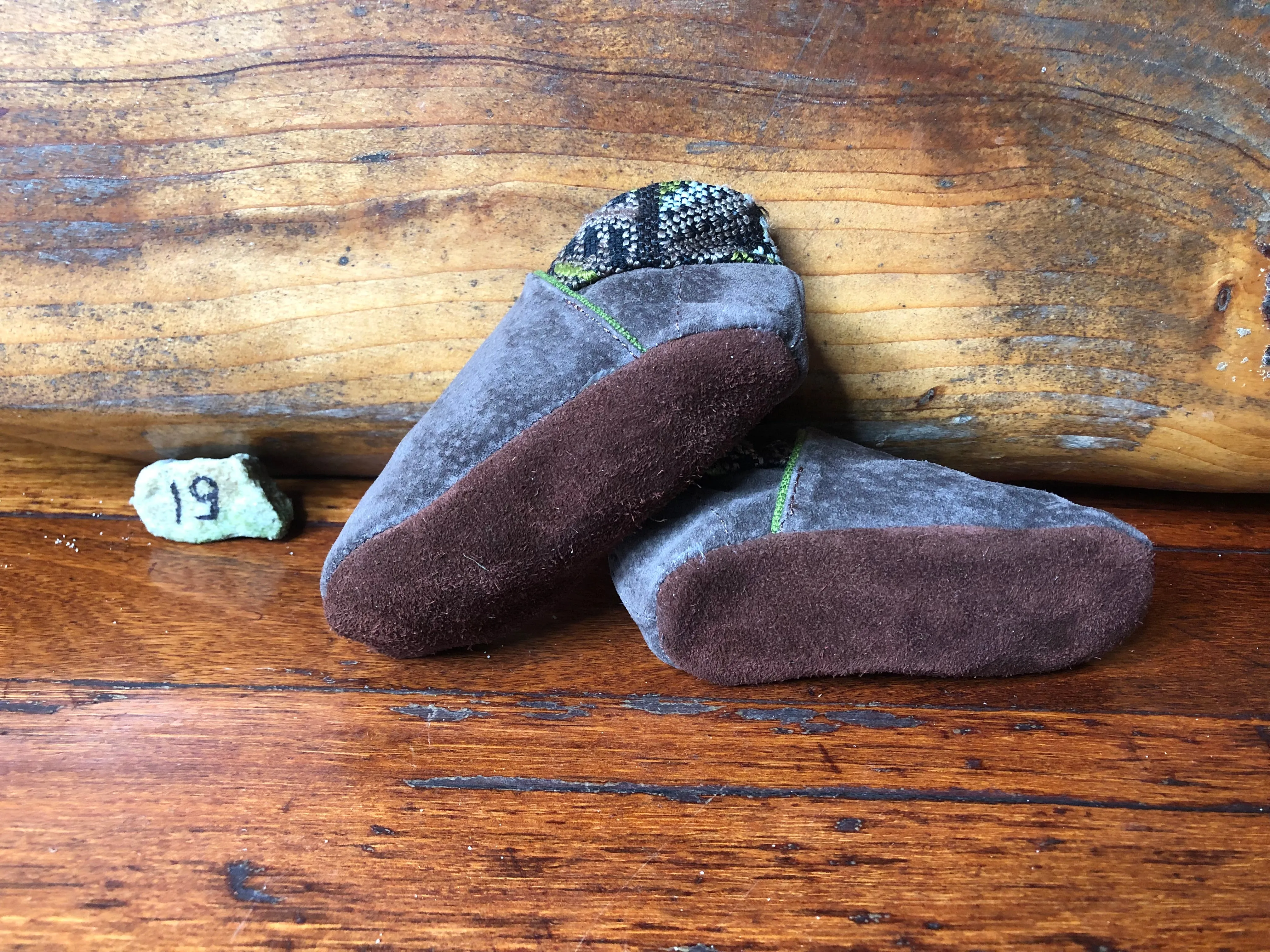 Size 19 Baby Elf Slippers - Grey with Green