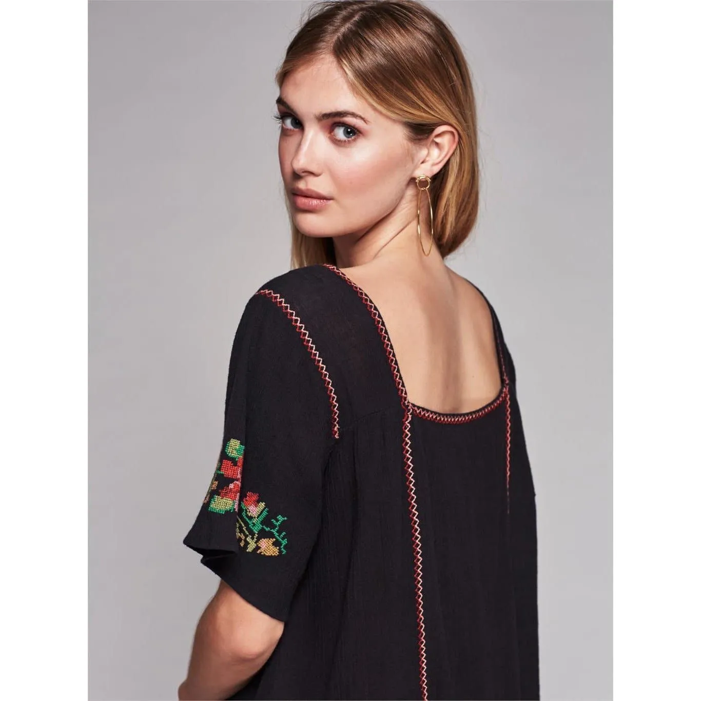 SQUARE COLLAR FLORAL DRESS