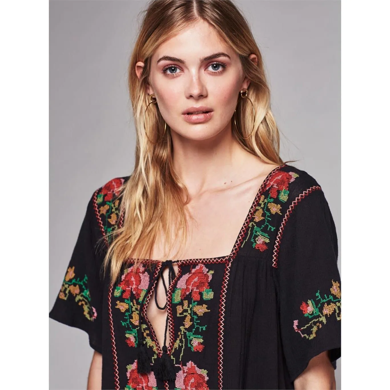 SQUARE COLLAR FLORAL DRESS