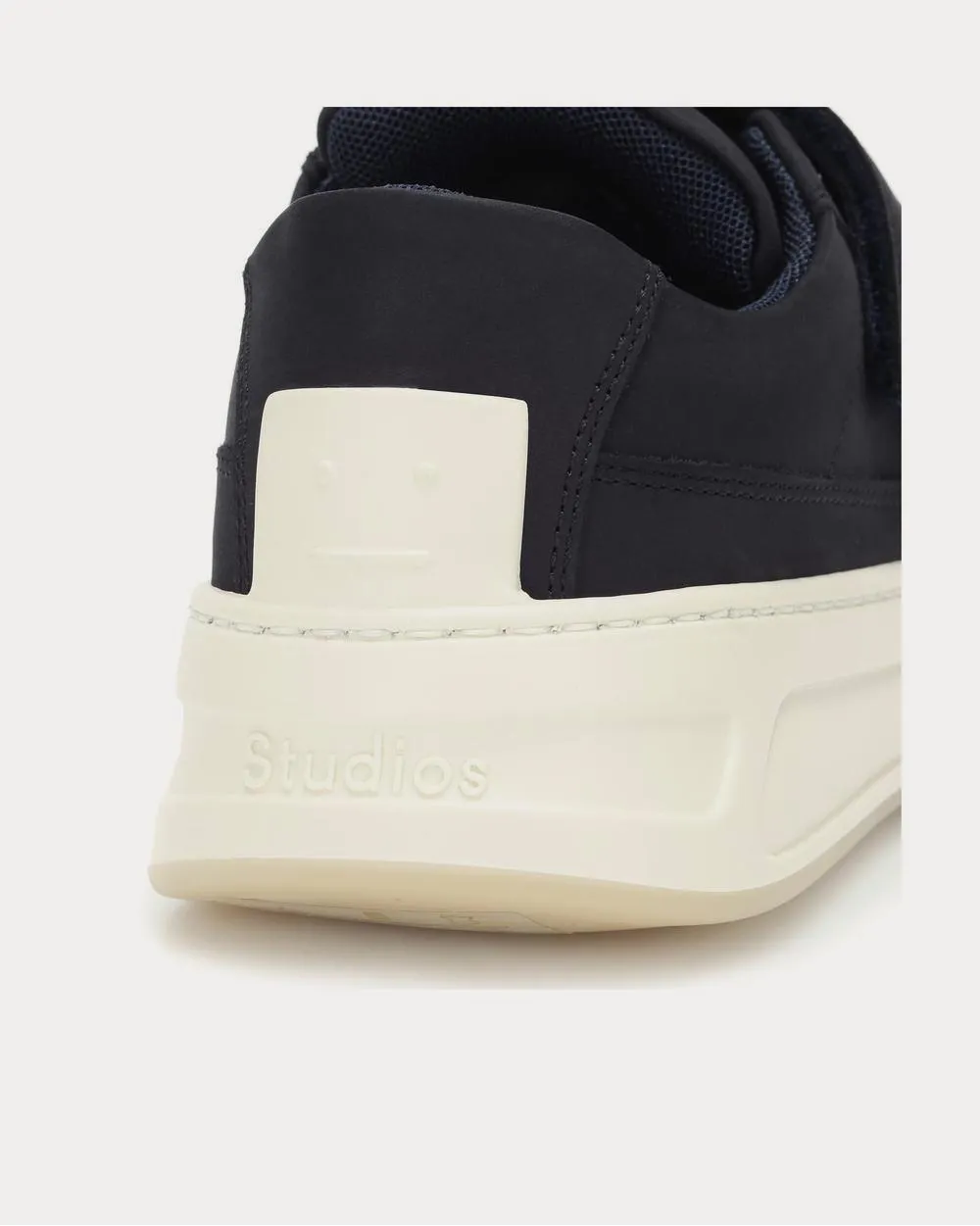 Steffey nubuck Black Low Top Sneakers