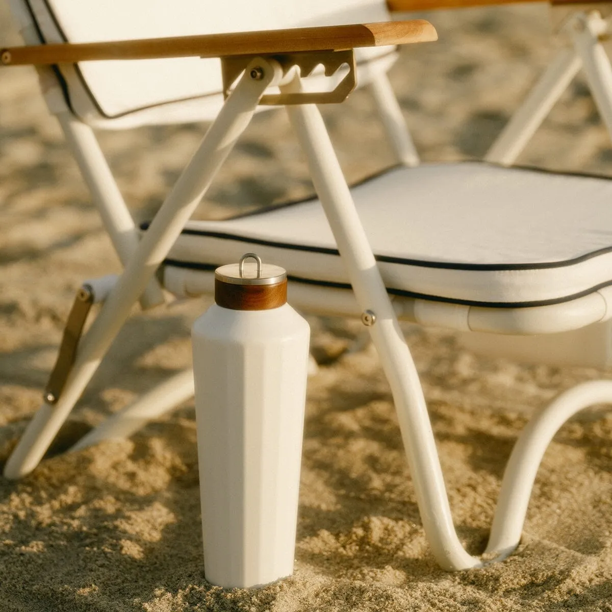 The Hemingway Drinkware - Flask - Antique White - 25 Oz / 750 ML