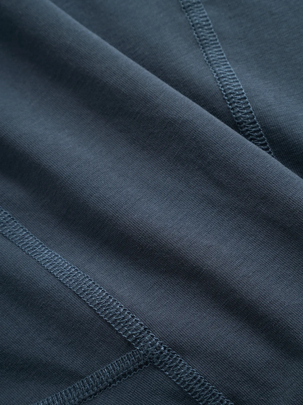 Trunk New - Black Iris